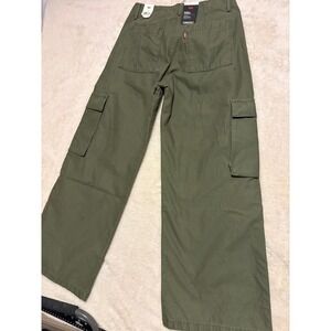 NWT Levis Baggy Cargo Pants Olive Green Mid Rise Straight Leg Size 27x30